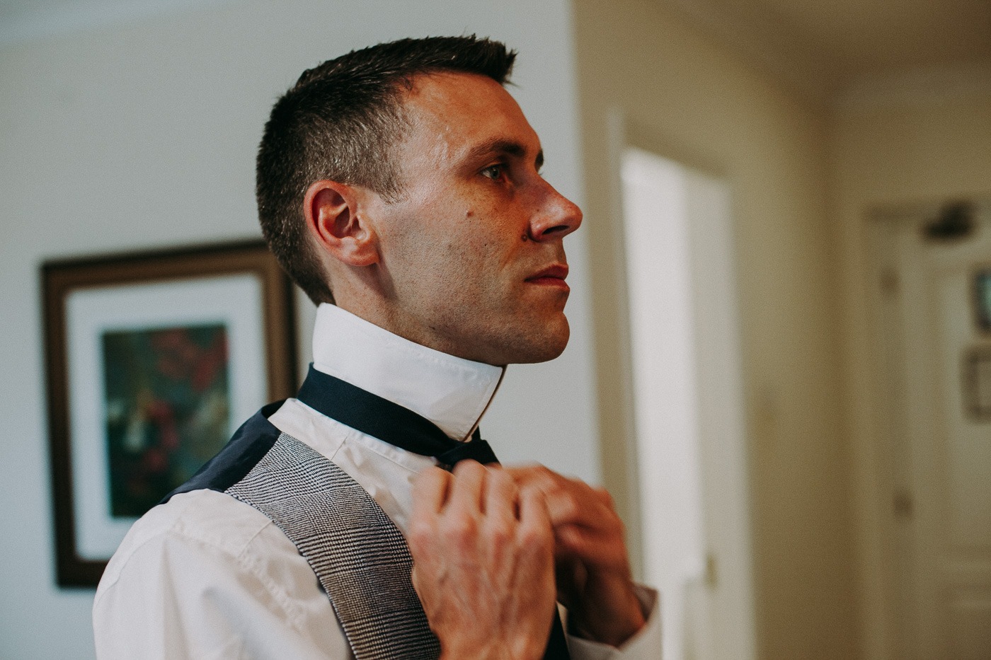 A man wearing a neck tie