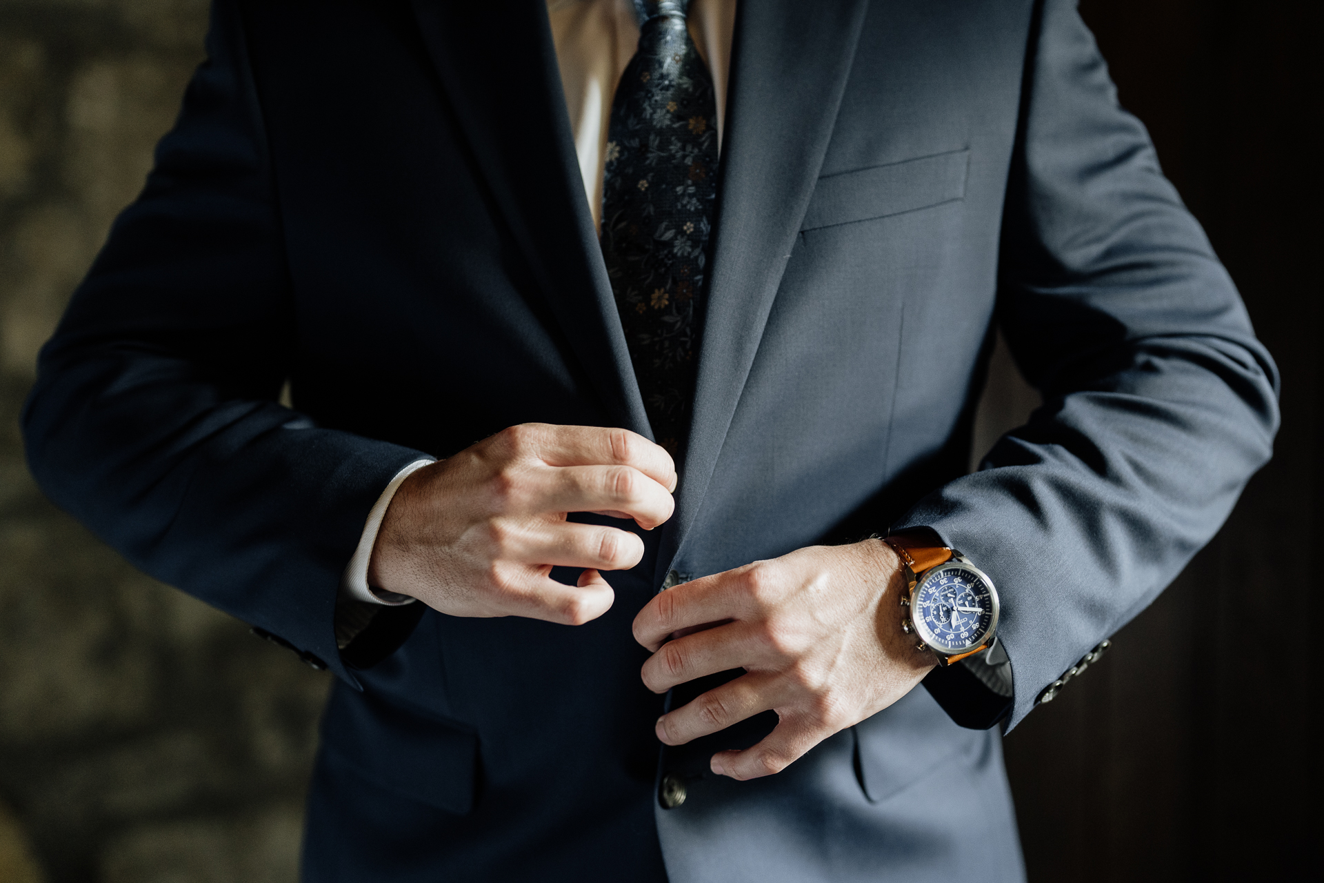 A man in a suit and tie