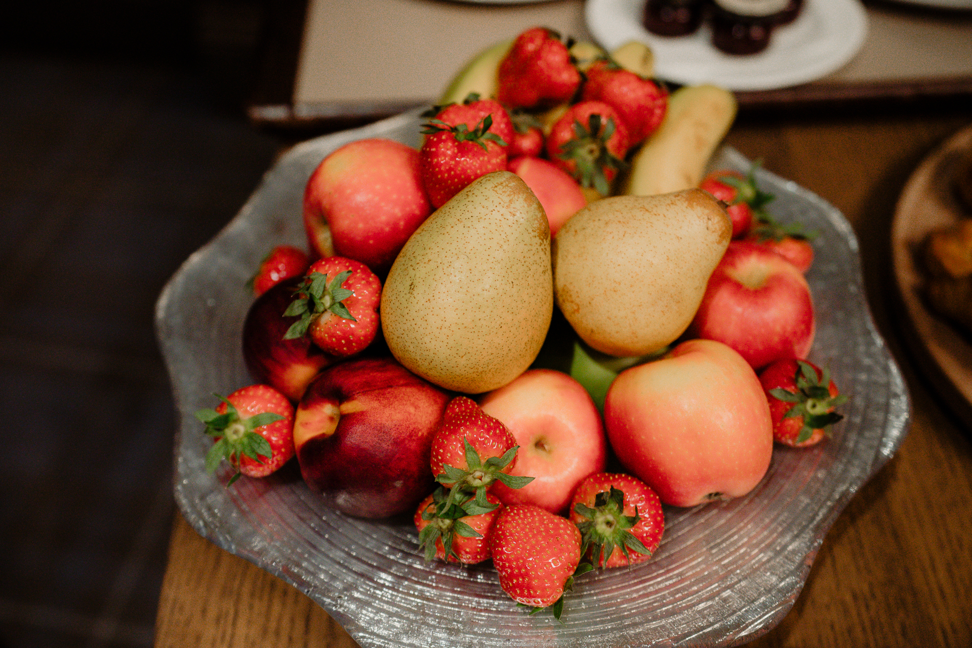 A bowl of fruit