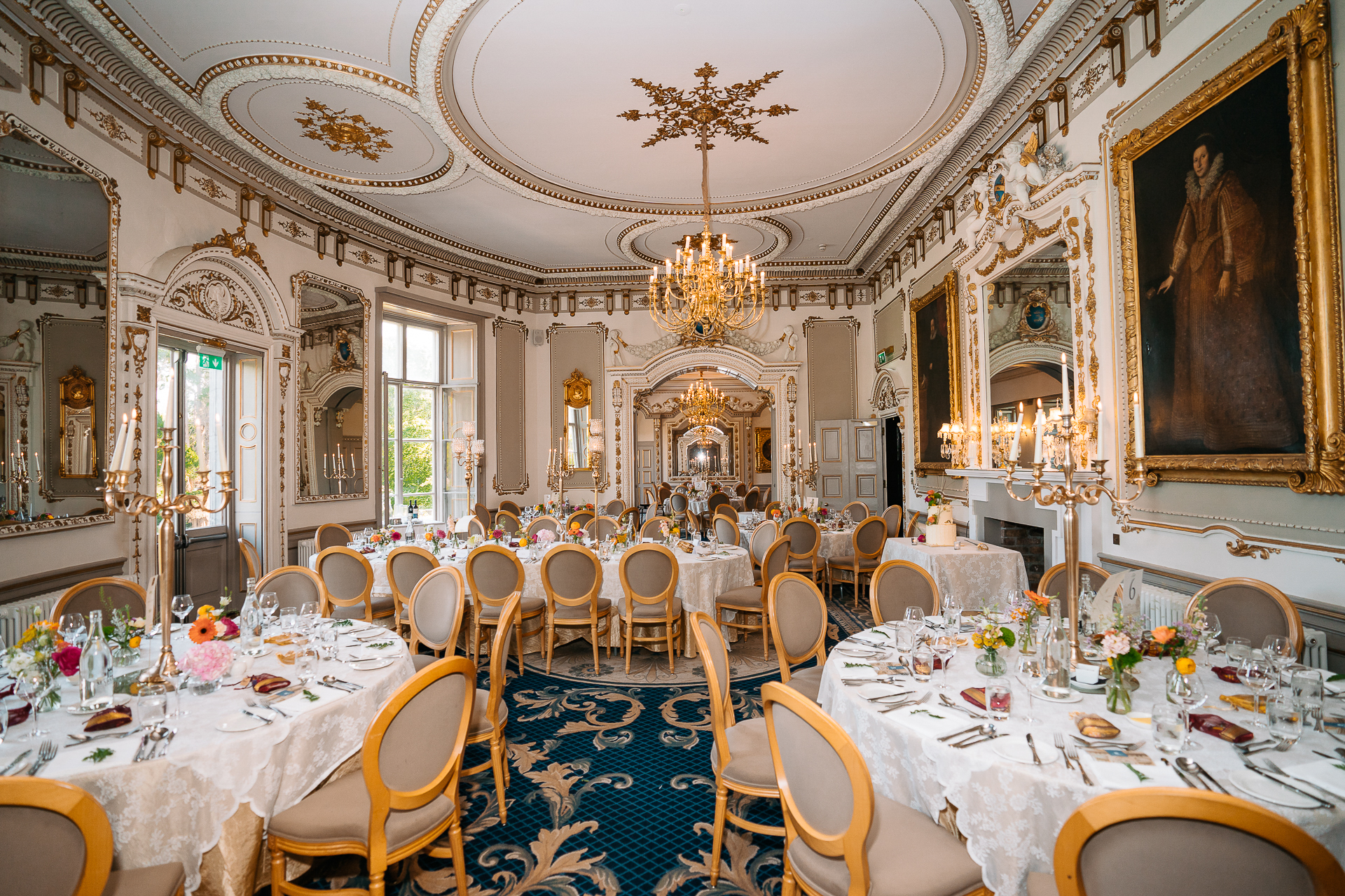 A room with tables and chairs