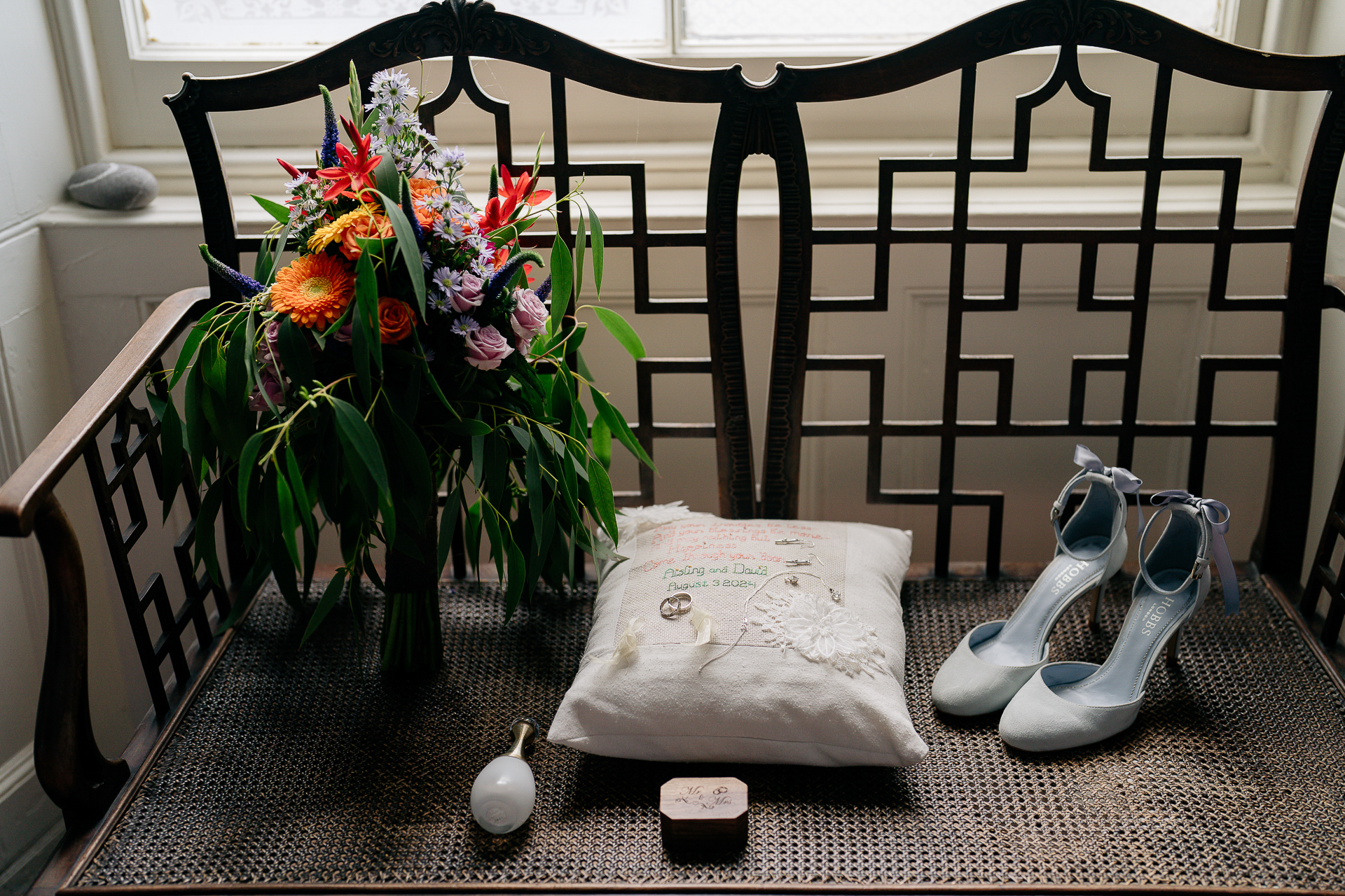 A vase of flowers on a table