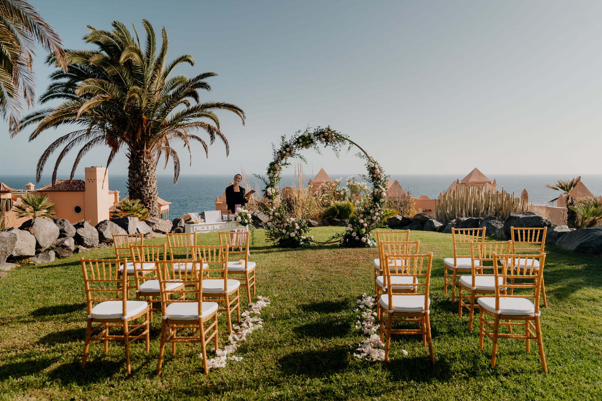 A table and chairs outside