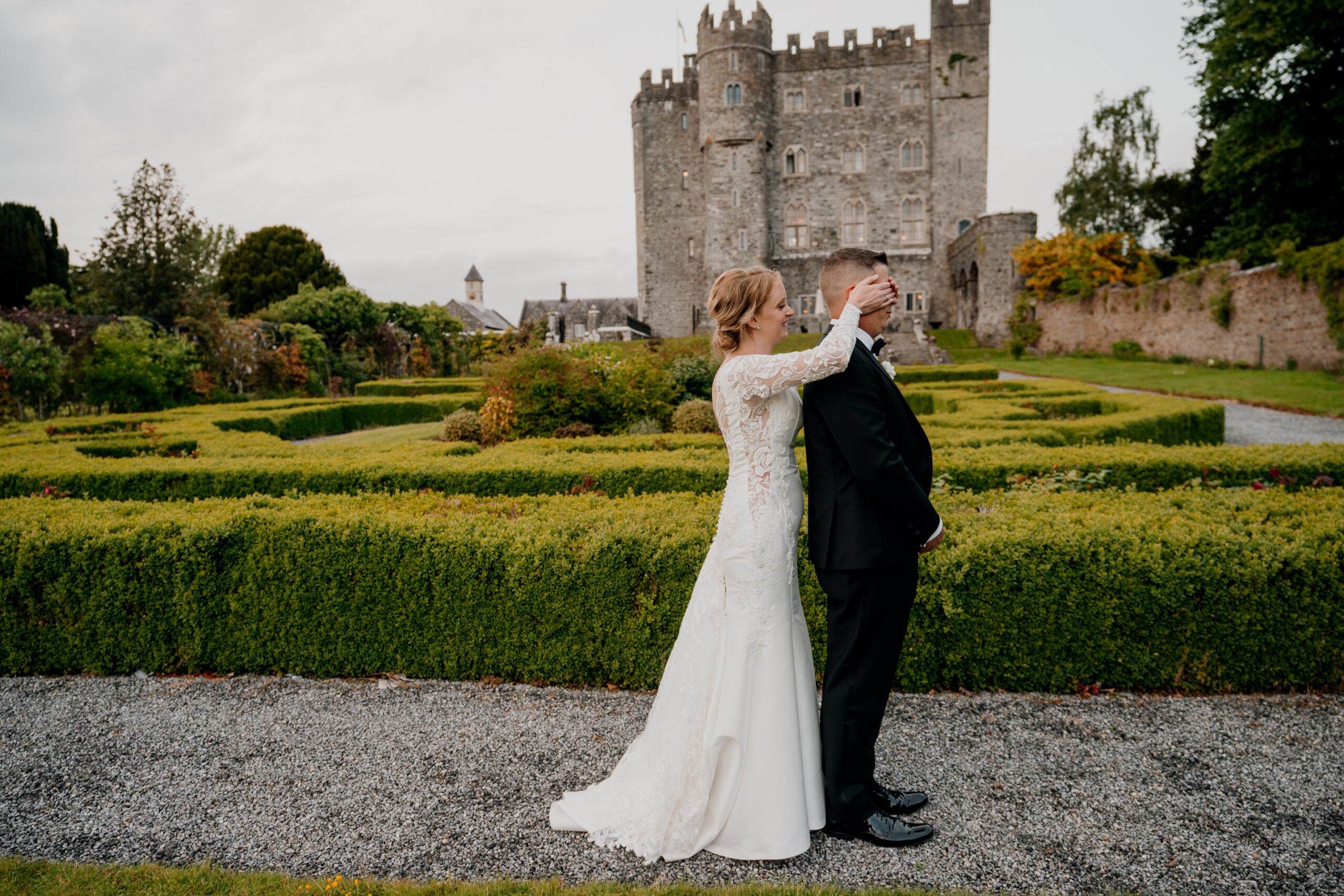 kilkea-castle-wedding-photoshoot-romantic-couples-session