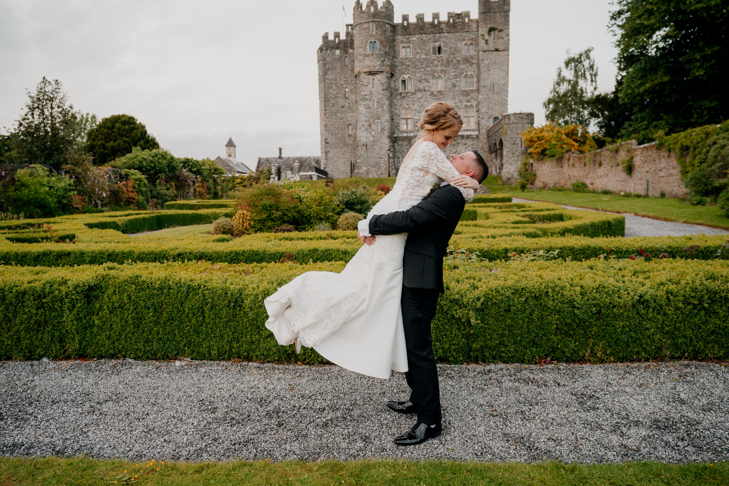 kilkea-castle-wedding-photoshoot-romantic-couples-session