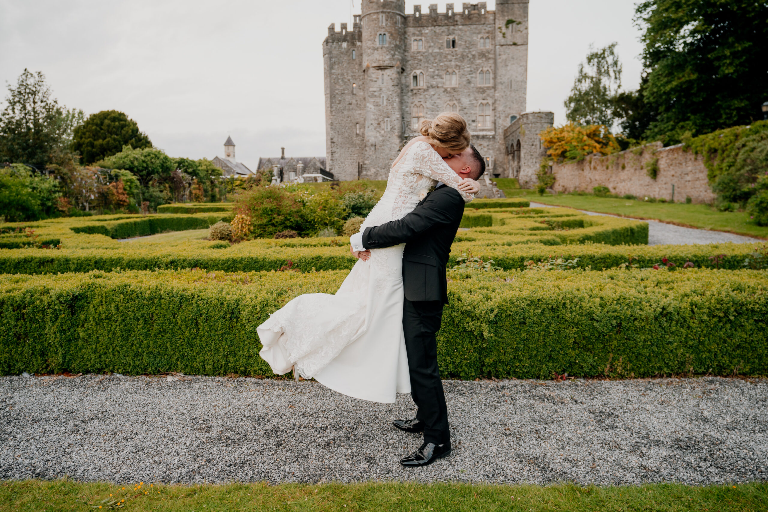 kilkea-castle-wedding-photoshoot-romantic-couples-session