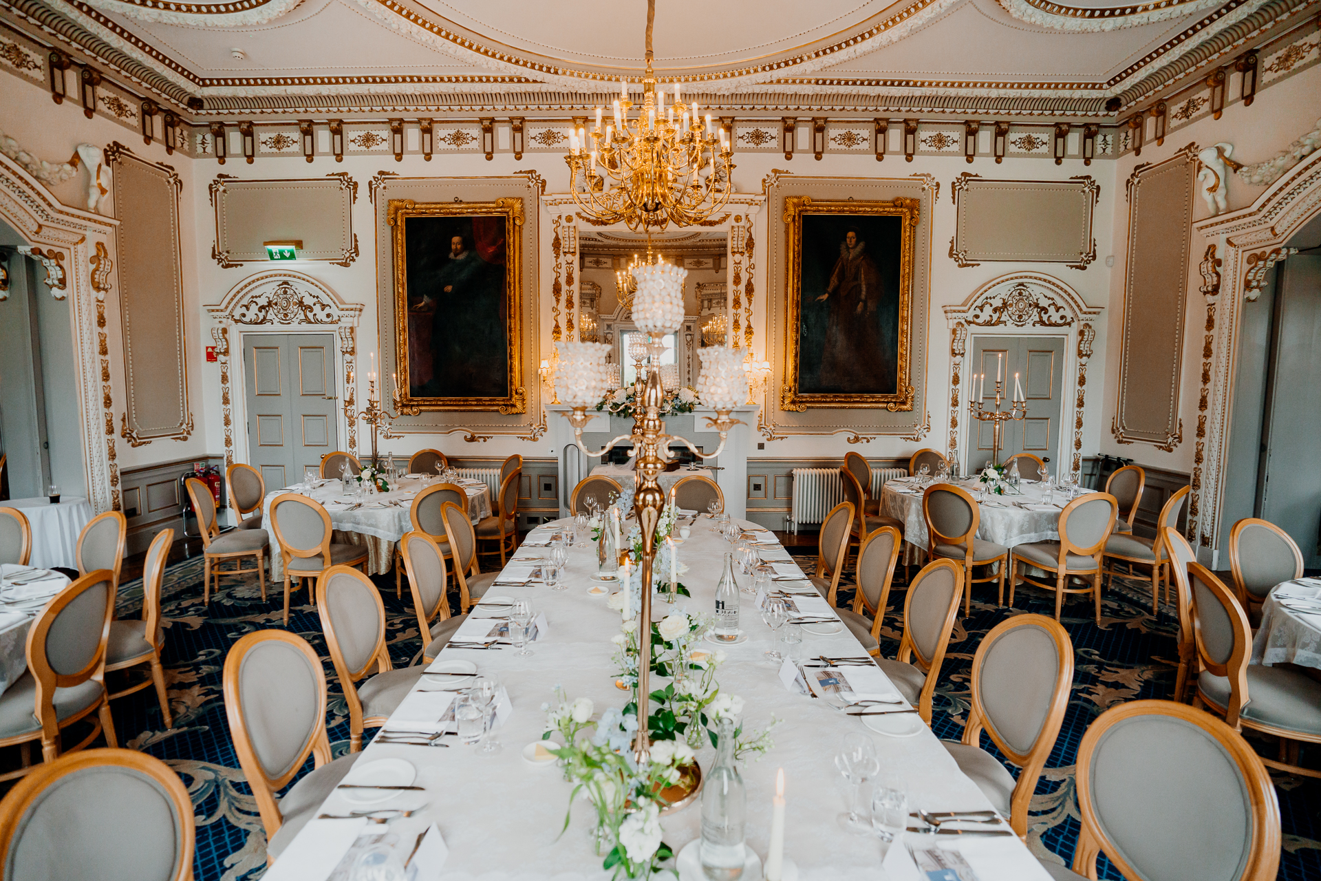 A room with tables and chairs