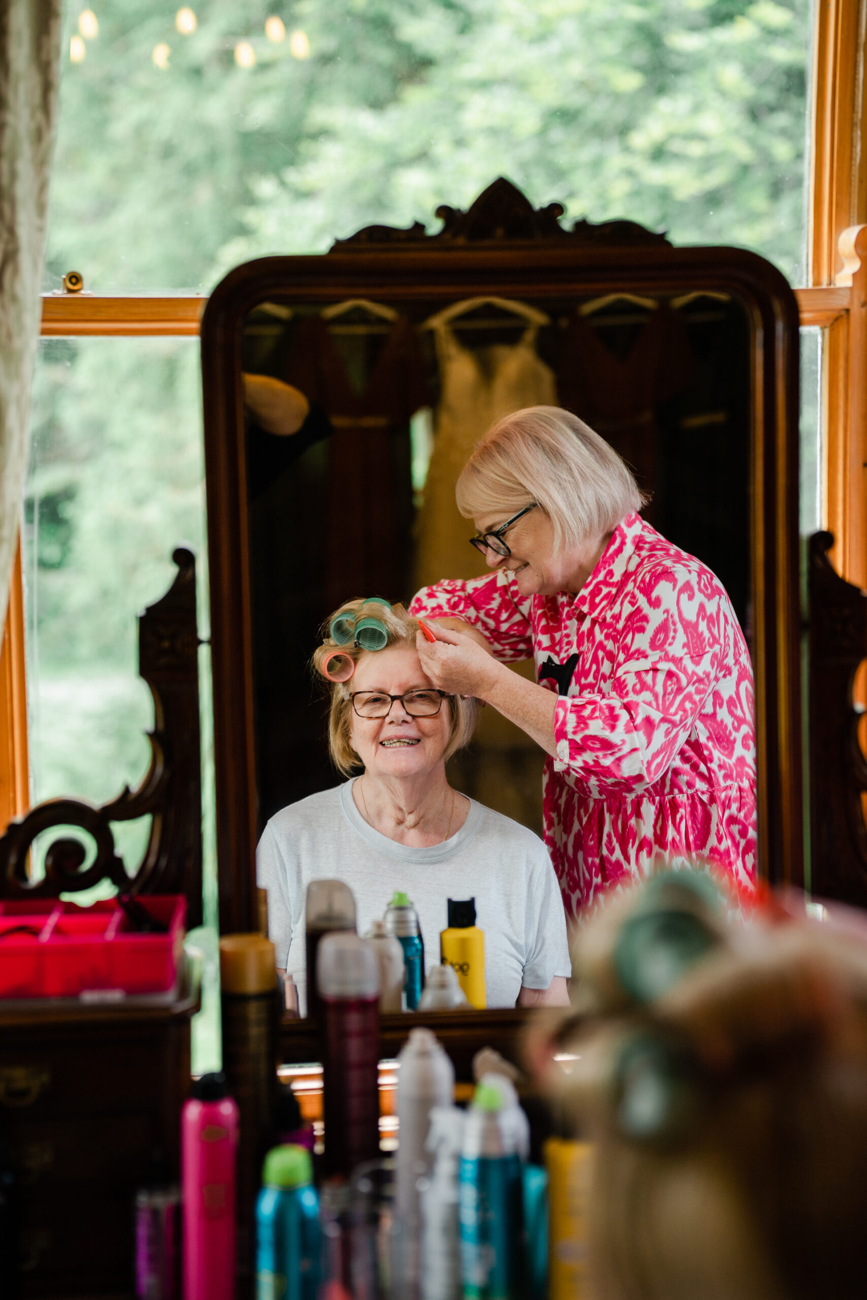 A person cutting a person's hair