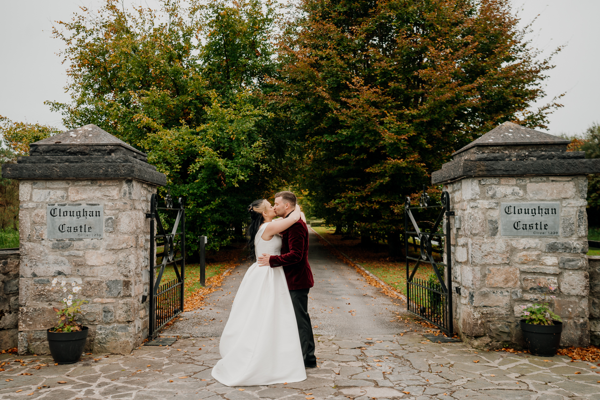 Romantic bride and groom portraits on the grounds of Cloughan Castle, captured by Galway Wedding Photographer Wojciech Koza.