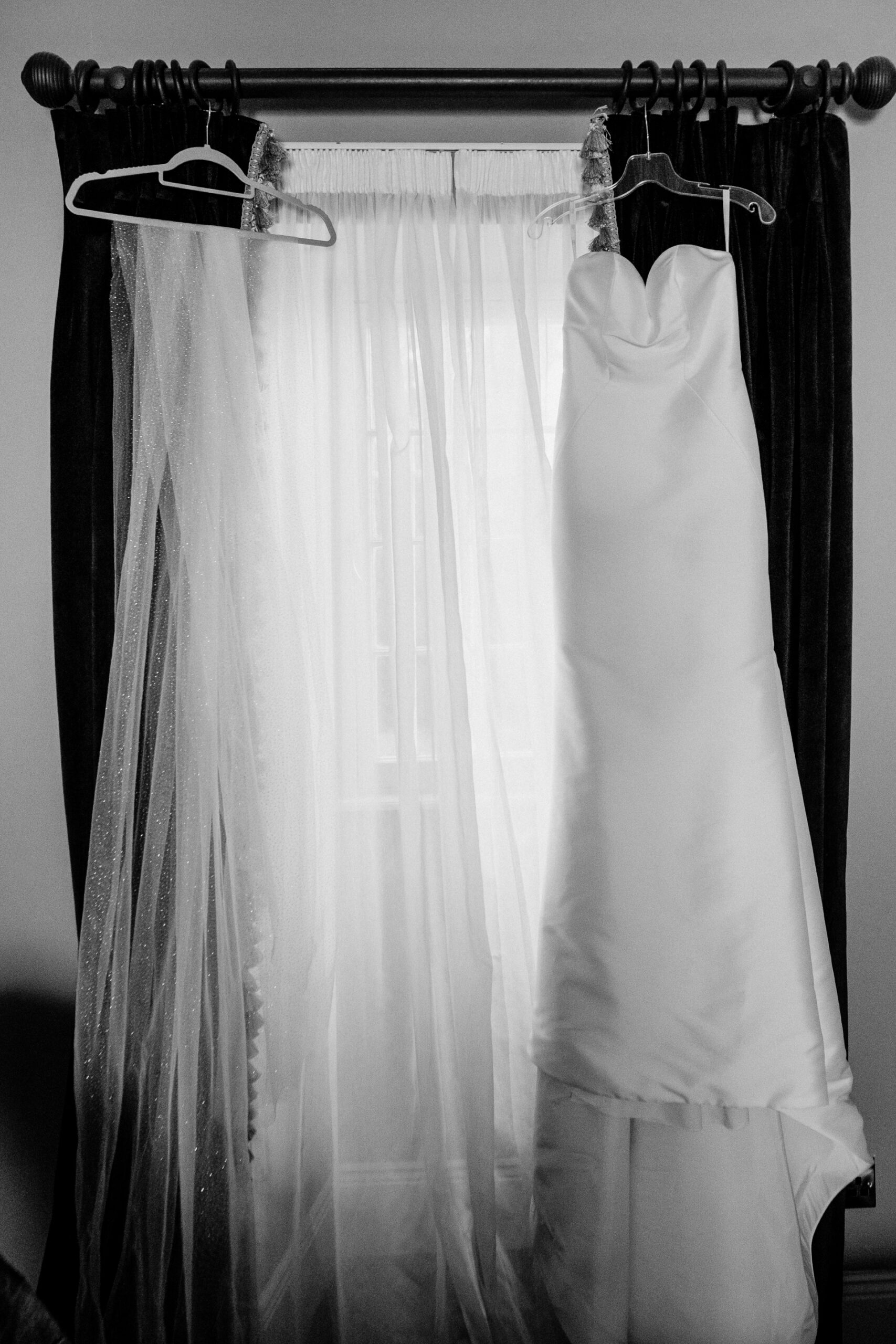 A white dress on a swinger