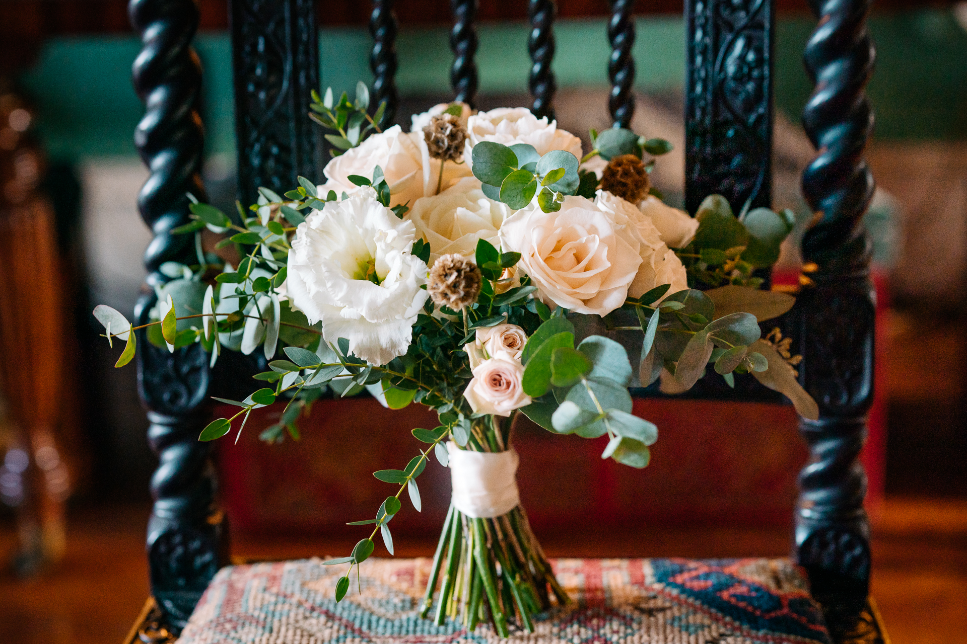 A vase of flowers