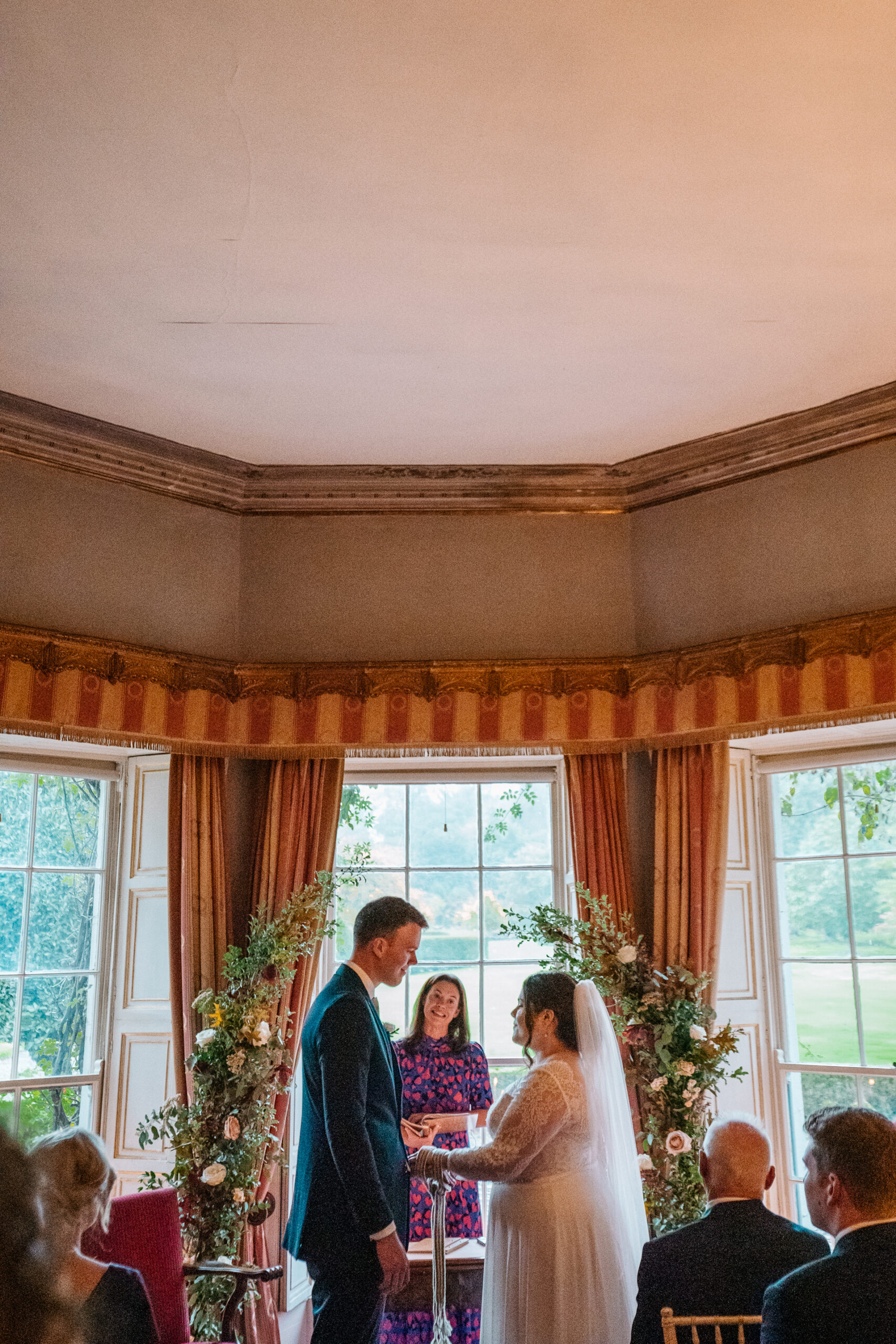 A stunning wedding at Glin Castle, beautifully captured by an experienced Ireland Wedding Photographer. This luxurious castle in Ireland offers breathtaking views, elegant interiors, and a timeless setting for couples planning their dream destination wedding.