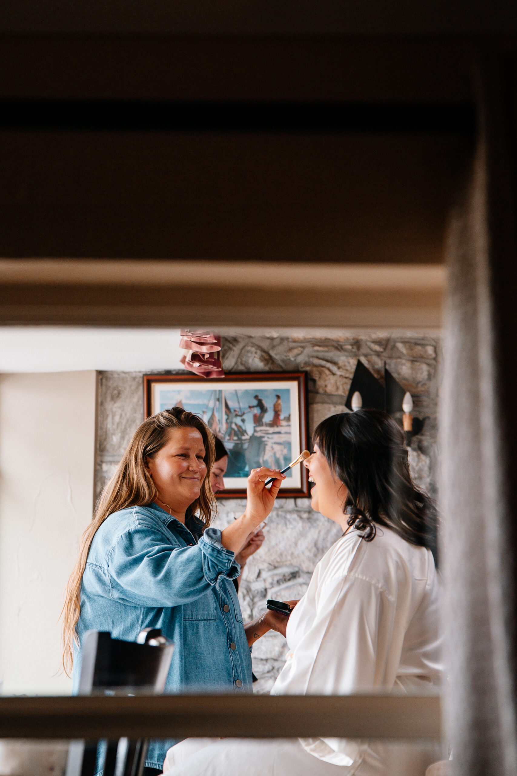 Bridesmaids getting ready at Tigh Ruairí, Inisheer – Aran Islands wedding morning