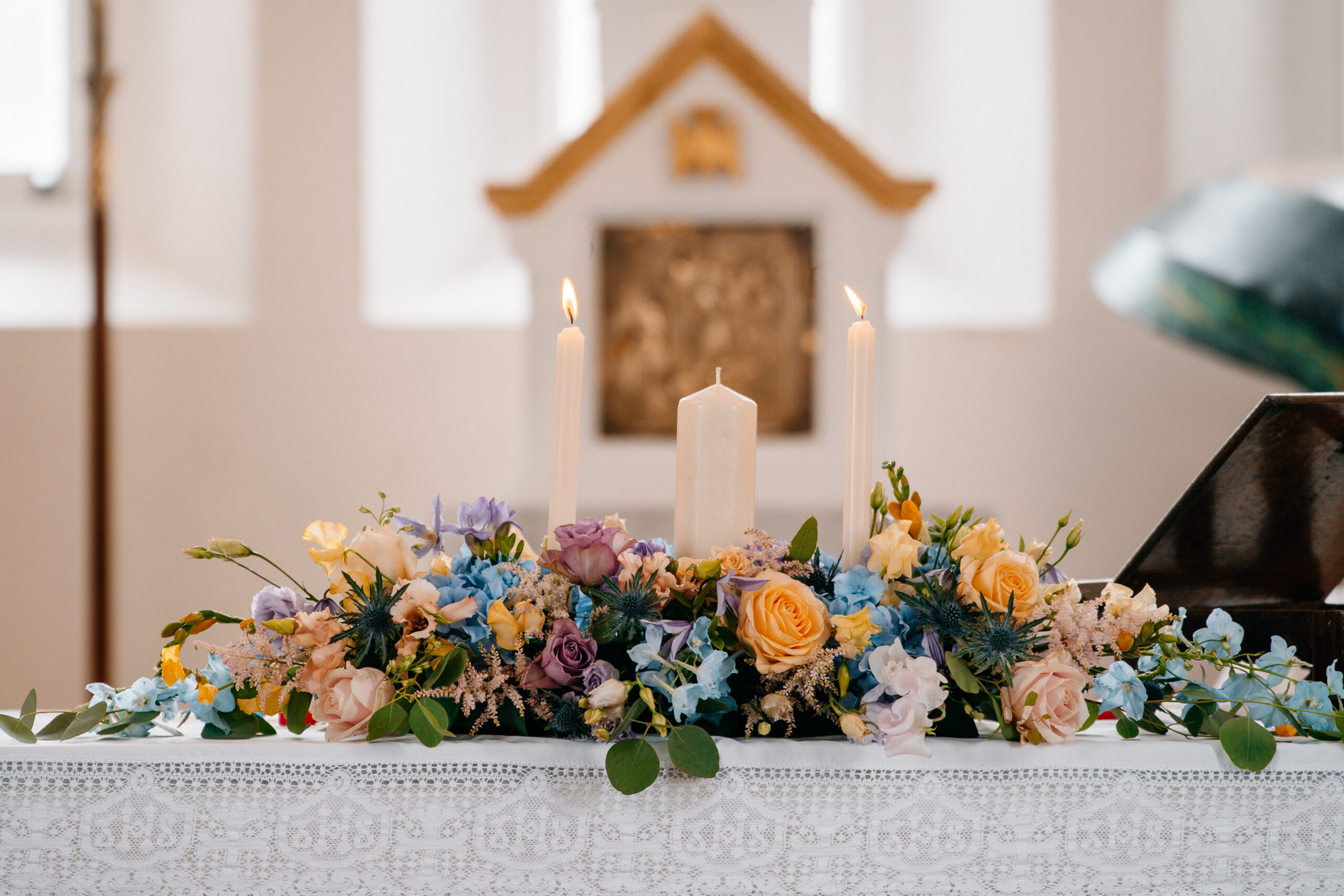 Wedding ceremony at Cill Ghobnait Church on Inisheer – Aran Islands elopement