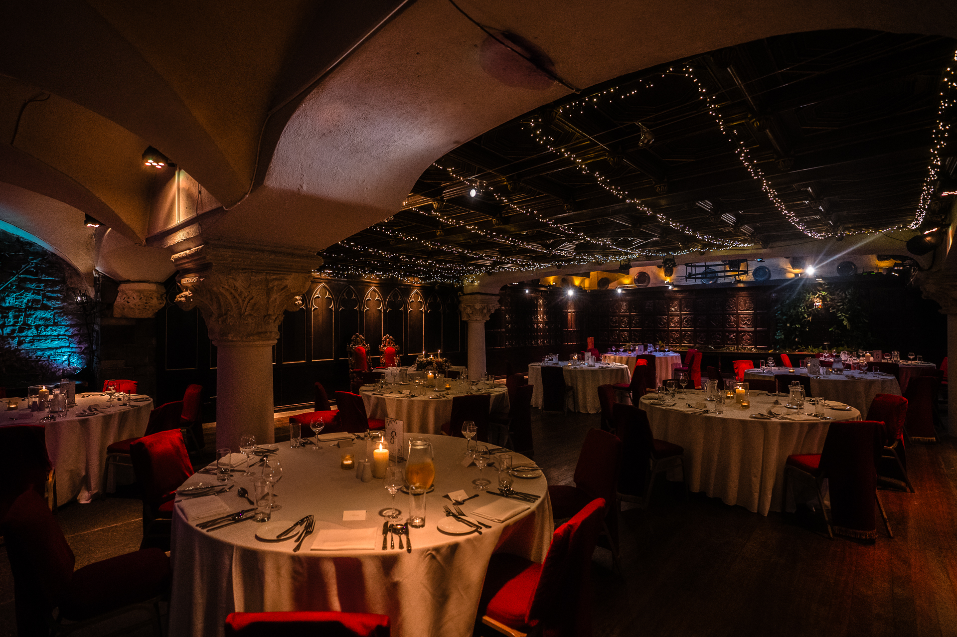 Intimate wedding reception and speeches at Belleek Castle in Ireland