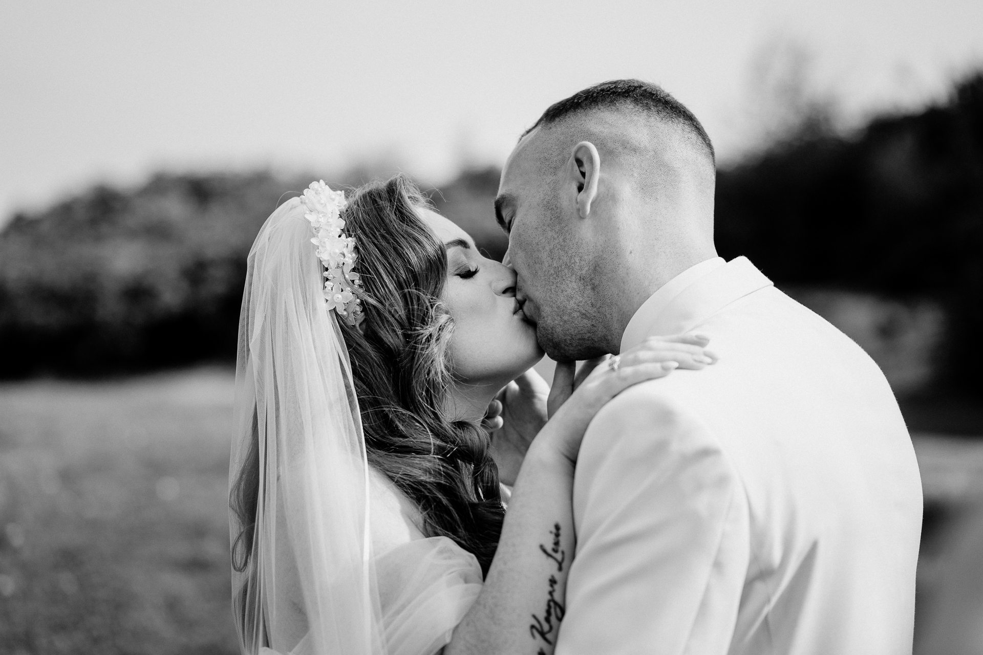Castle Dargan wedding portraits and family photos in Sligo – candid documentary photography